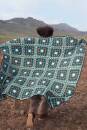 Strickset Plaid Lang Yarns Poseidon ZELIA mit Anleitung in garnwelt-Box