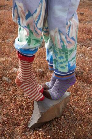 Strickset Streifensocken Lang Yarns Atlantis KILIAN mit Anleitung in garnwelt-Box