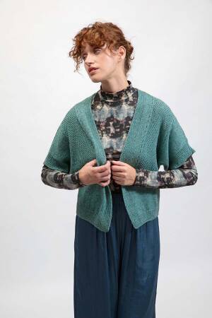 Strickset Kurzarmjacke Lang Yarns Vaya BETTINA mit Anleitung in garnwelt-Box S-M