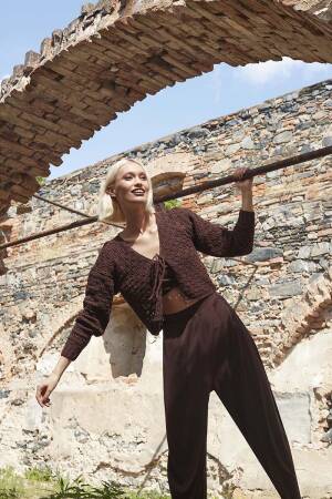 Strickset Cardigan WAD WOOLADDICTS Bliss FIND BALANCE mit Anleitung in garnwelt-Box