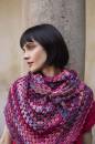 Strickset Crocheted triangular shawl ARTSY mit Anleitung in garnwelt-Box