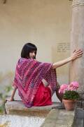 Strickset Crocheted triangular shawl WAD WOOLADDICTS Artsy FIND YOUR RAINBOW mit Anleitung in garnwelt-Box ca 74 x 150 cm