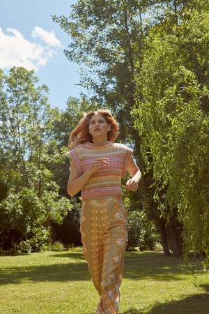 Strickset Pullunder Lang Yarns Secret Garden LEYLA mit Anleitung in garnwelt-Box