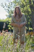 Knitting set Crocheted shawl SECRET GARDEN with knitting instructions in garnwelt box in size ca 39 x 192 cm