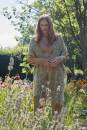 Knitting set Crocheted shawl SECRET GARDEN with knitting instructions in garnwelt box in size ca 39 x 192 cm