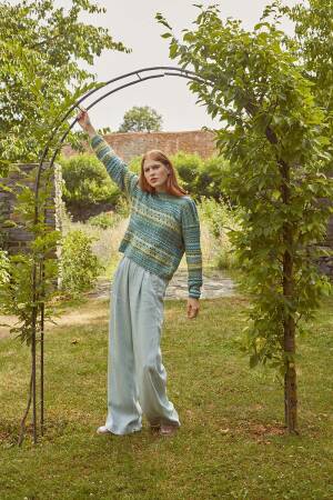Strickset Pullover Lang Yarns Secret Garden MILA mit Anleitung in garnwelt-Box