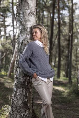 Strickset Sweater Lang Yarns Baby Alpaca Nordic Pearl (English) mit Anleitung in garnwelt-Box
