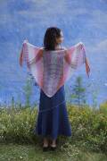 Strickset Dreiecktuch Lang Yarns Silk Color ASENA mit Anleitung in garnwelt-Box