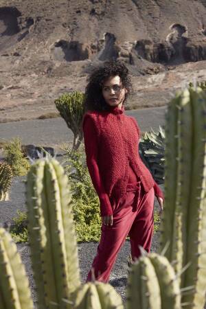Strickset Weste WAD WOOLADDICTS Honor DEEP SANCTUARY mit Anleitung in garnwelt-Box