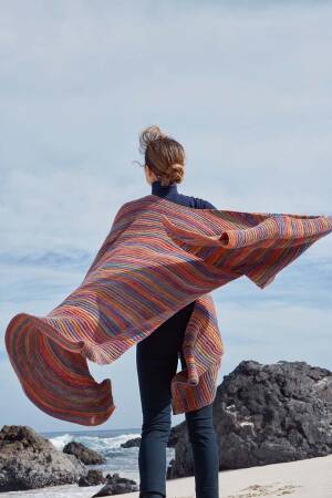 Knitting set Poncho  with knitting instructions in garnwelt box
