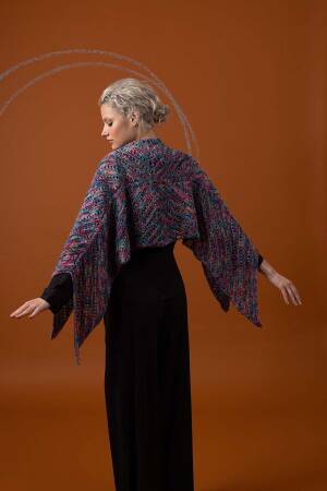 Strickset Dreiecktuch Lang Yarns Alpaca Soxx ply Hand Dyed PENELOPE mit Anleitung in garnwelt-Box