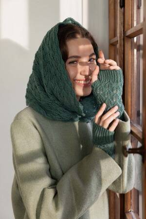 Strickset Loop Lang YarnsCashmere Lace BRITTANY mit Anleitung in garnwelt-Box ca 71 x 37 cm