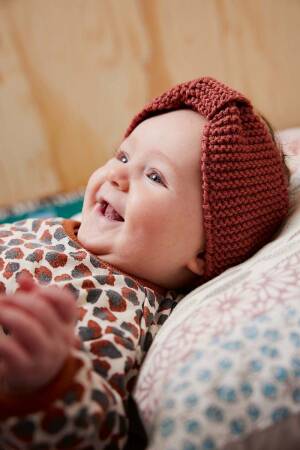 Strickset Stirnband Lang Yarns Merino  Bébé YLVA mit Anleitung in garnwelt-Box
