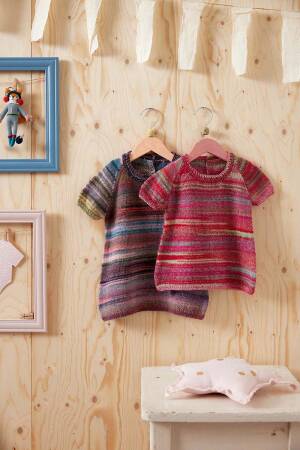 Strickset Kleid Lang Yarns Mille Colori Baby AMALIE mit Anleitung in garnwelt-Box