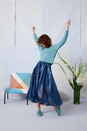 Strickset Pullover Lang Yarns Norma BERIT mit Anleitung in garnwelt-Box S-M