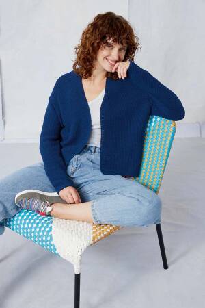 Strickset Jacke Lang Yarns Oceania FRAUKE mit Anleitung in garnwelt-Box