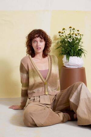 Strickset Jacke Lang Yarns Silk Color IHSAH mit Anleitung in garnwelt-Box