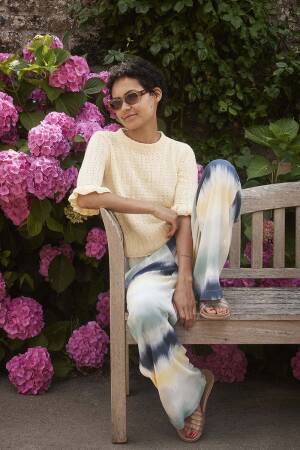 Strickset Kurzarmpullover WAD WOOLADDICTS Bliss BLOSSOMING mit Anleitung in garnwelt-Box