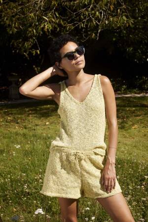 Strickset Hose WAD WOOLADDICTS Pride DAYLIGHT JAM mit Anleitung in garnwelt-Box S-M