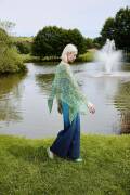 Strickset Poncho WAD WOOLADDICTS Footprints WIND-KISSED mit Anleitung in garnwelt-Box one size