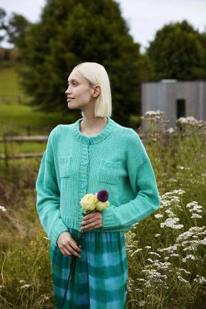 Strickset Jacke WAD WOOLADDICTS Bliss LAZY DAY mit Anleitung in garnwelt-Box S