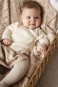 Strickset Wickeljacke Lang Yarns Baby Cotton Naturally Colored SAGA mit Anleitung in garnwelt-Box