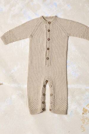 Strickset Strampelhose Lang Yarns Baby Cotton Naturally Colored SOREN mit Anleitung in garnwelt-Box