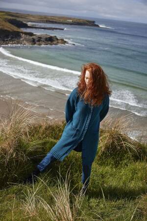 Knitting set Cardigan Lang Yarns Donegal Woolen Spun CLOVER with knitting instructions in garnwelt box