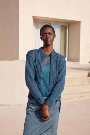 Ensemble de tricot Veste WAD WOOLADDICTS Glory DEEP WATER avec instructions de tricotage dans une boîte garnwelt XS-S