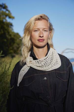 Knitting set Scarf Lang Yarns Cashmere Extra Lace ESTELLE with knitting instructions in garnwelt box