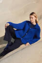 Knitting set Cardigan WAD WOOLADDICTS Fire LONG VIEW with knitting instructions in garnwelt box