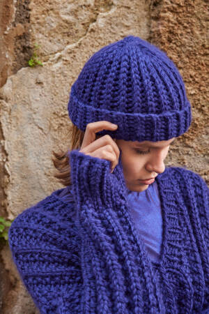 Knitting set Hat WAD WOOLADDICTS Fire HIDDEN GEM with knitting instructions in garnwelt box