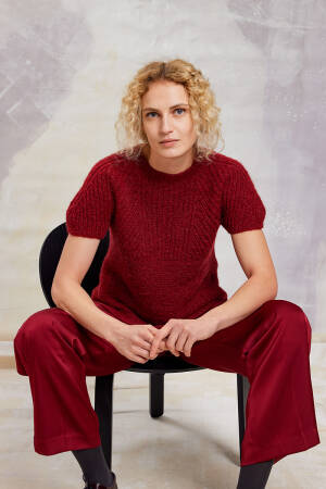 Knitting set Slipover Lang Yarns Malou Light Ruby with knitting instructions in garnwelt box