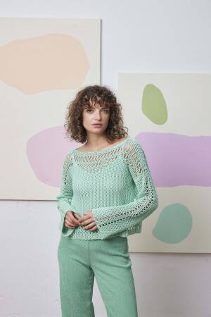 Knitting set Crochet Sweater CLASSIC SILK with knitting instructions in garnwelt box in size S-M