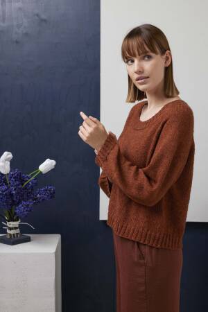 Knitting set Top Down Sweater VAYA with knitting instructions in garnwelt box in size S-M