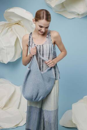 Ensemble de tricot Sac au crochet CREALINO avec instructions de tricotage dans une boîte garnwelt en taille ca 42 x 68 cm