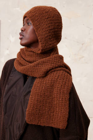Knitting set Hooded scarf BABY LAMA with knitting instructions in garnwelt box in size ca 21 x 210 cm