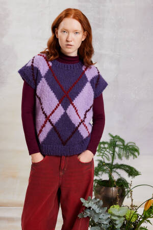 Knitting set Slipover BABY LAMA with knitting instructions in garnwelt box in size one size