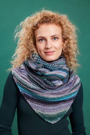 Strickset Dreiecktuch CLOUD mit Anleitung in garnwelt-Box in Größe ca 160 x 60 cm
