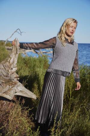 Ensemble de tricot Pull sans manches CASHMERE EXTRA LACE avec instructions de tricotage dans une boîte garnwelt en taille S