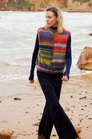 Knitting set Vest INFINITY with knitting instructions in garnwelt box in size S-M