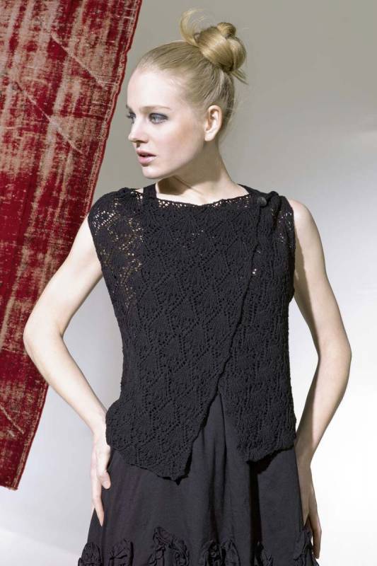 Knitting set Wrap around vest MERINO 400 LACE with knitting instructions in garnwelt box in size S