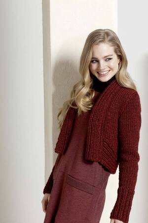 Knitting set Short cardigan  with knitting instructions in garnwelt box in size XL