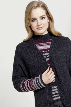 Knitting set Cardigan  with knitting instructions in garnwelt box in size S-M