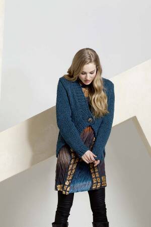 Knitting set Cardigan  with knitting instructions in garnwelt box in size L