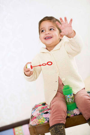 Knitting set Cardigan with hood MERINO 120 with knitting instructions in garnwelt box in size 92