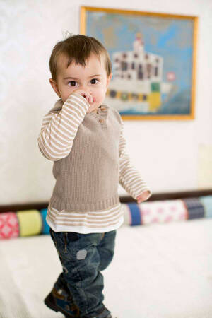 Knitting set Sleevles pullover with hood MERINO 200 BEBE with knitting instructions in garnwelt box in size 74