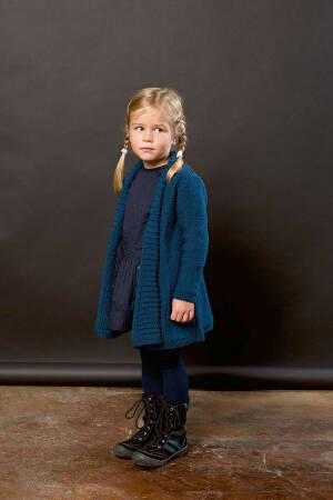 Knitting set Short coat MERINO+ with knitting instructions in garnwelt box in size 116