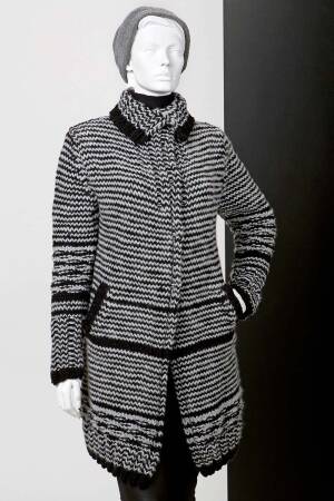 Knitting set Coat CASHMERE BIG with knitting instructions in garnwelt box