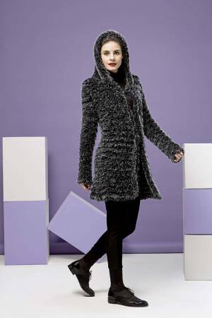 Knitting set Cardigan with hood  with knitting instructions in garnwelt box in size S-M